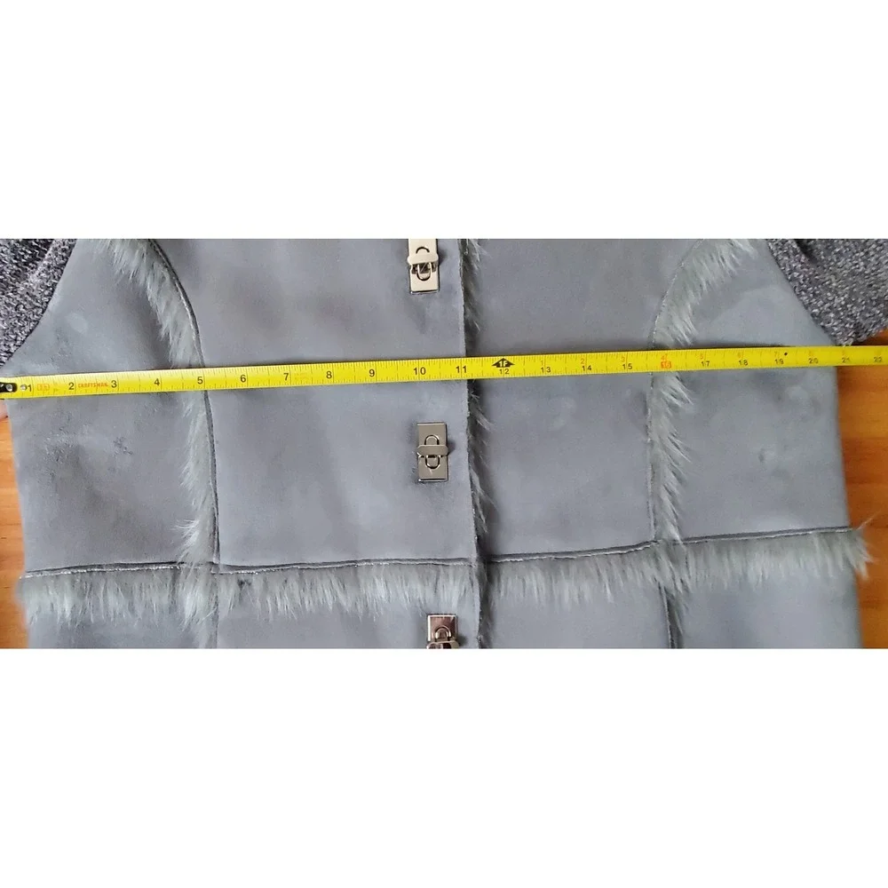 Vintage Lisa Gray‎ Sweater Jacket Faux Fur Collar Silver Turn Lock Buttons Large